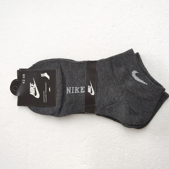 Nike Other - 2 pair of Nike men's low top sports socks